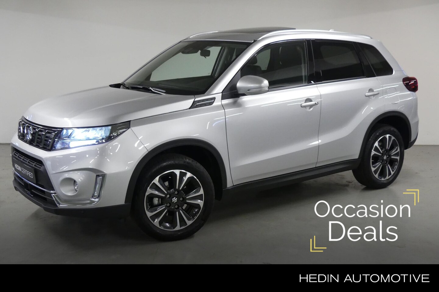 Suzuki Vitara - 1.5 Hybrid Style | Automaat | Multimedia & Navigatie | Panoramadak | Stoelverwarming | Cam - AutoWereld.nl