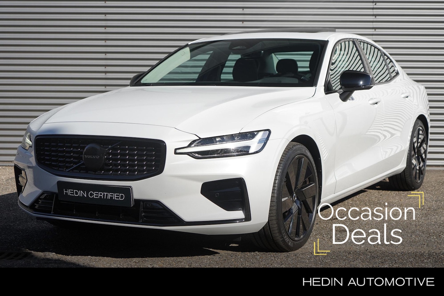 Volvo S60 - B4 Plus Dark | Panorama dak | Harman Kardon | Memory | BLIS | Adaptive Cruise | Trekhaak | - AutoWereld.nl