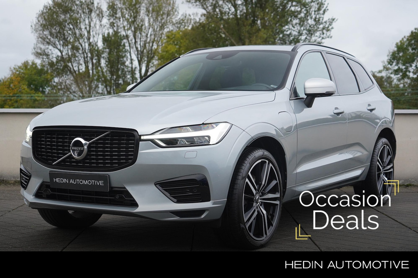 Volvo XC60 - 2.0 T8 Twin Engine AWD R-Design Dode Hoek Detectie | Adaptieve Cruise Control | Sportstoel - AutoWereld.nl