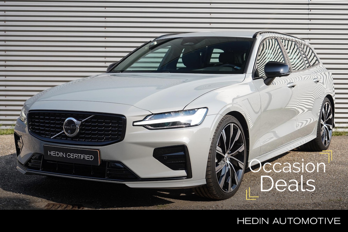 Volvo V60 - B4 Plus Dark | 360 Camera | 20 inch | Nappa sport-leder | Exterior Styling Kit | Google Na - AutoWereld.nl