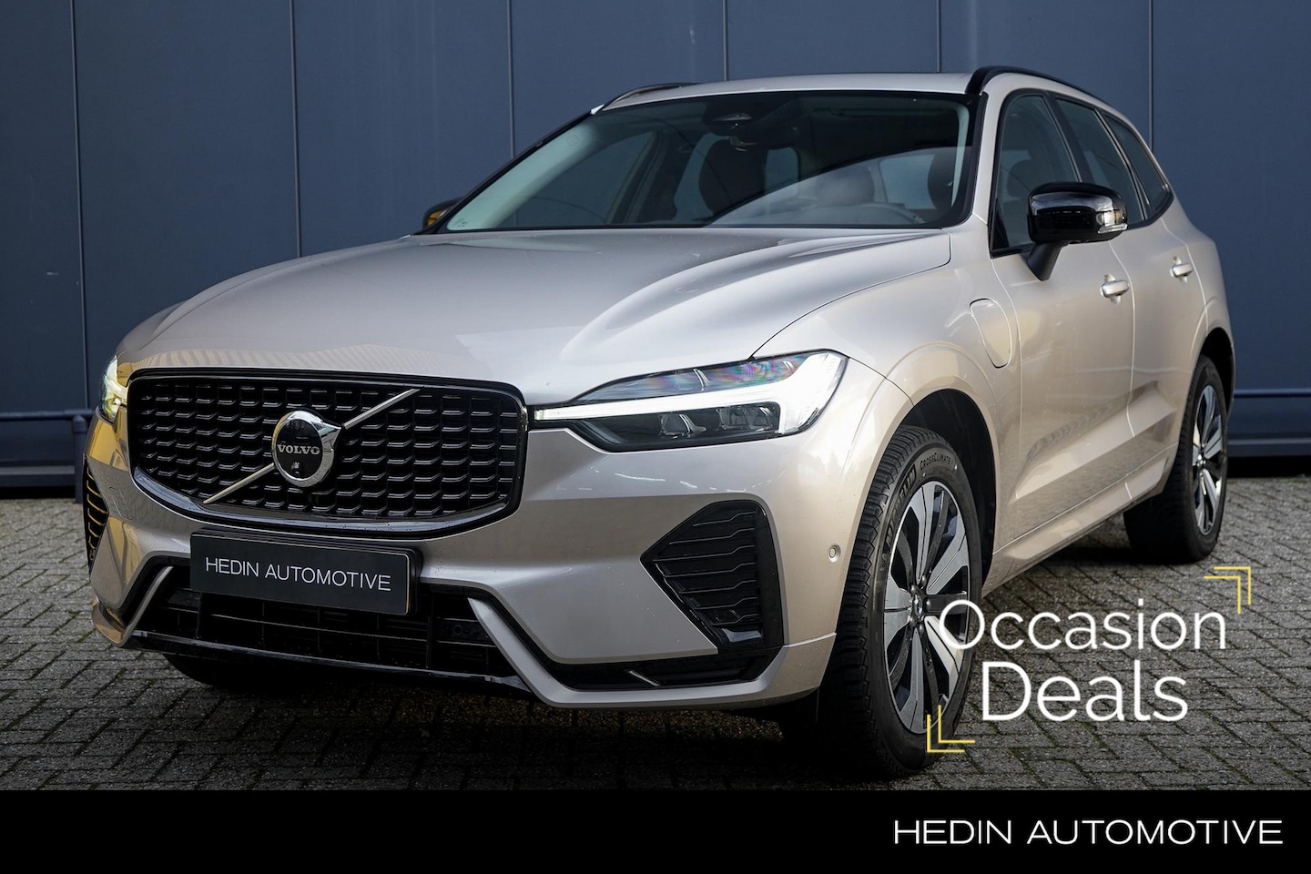 Volvo XC60 - 2.0 T6 Plug-in hybrid AWD Plus Dark | Trekhaak | Panoramadak | 360 graden camera | Pilot a - AutoWereld.nl