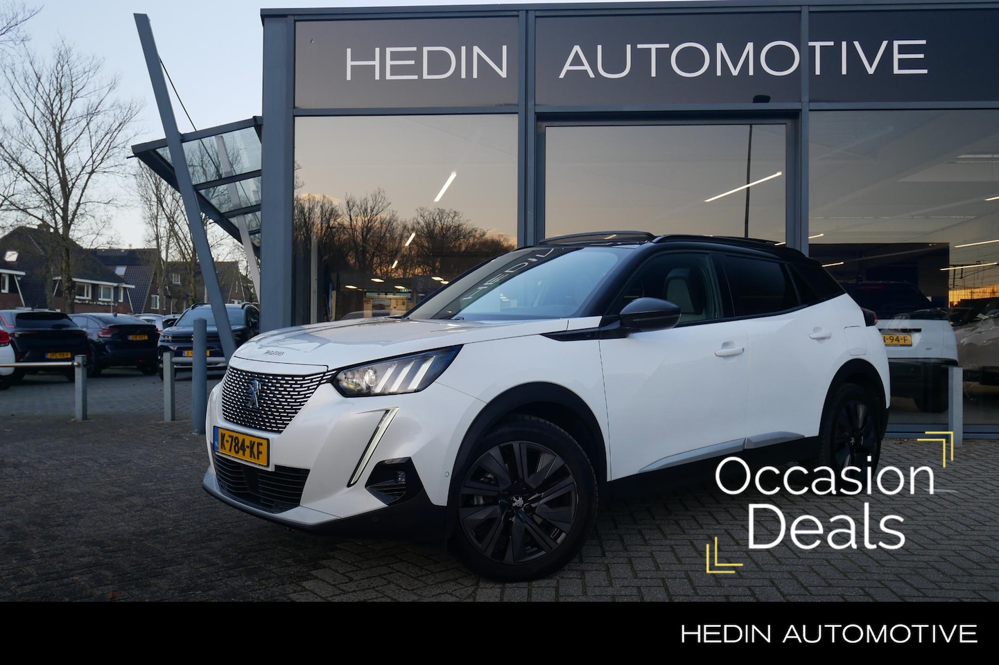 Peugeot e-2008 - EV GT 50 kWh | Navigatie | Schuif/Open Dak | Navigatie | Camera | Adapt. Cruise | Stoelver - AutoWereld.nl