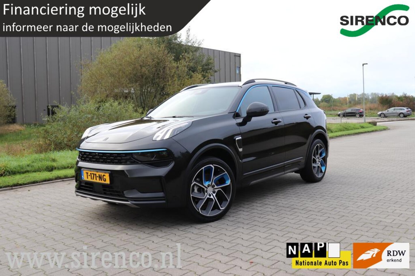 Lynk & Co 01 - 1.5 zwarte hemel 360 camera 3d view panodak stoelverwarming carplay dab+ adaptive cruise c - AutoWereld.nl