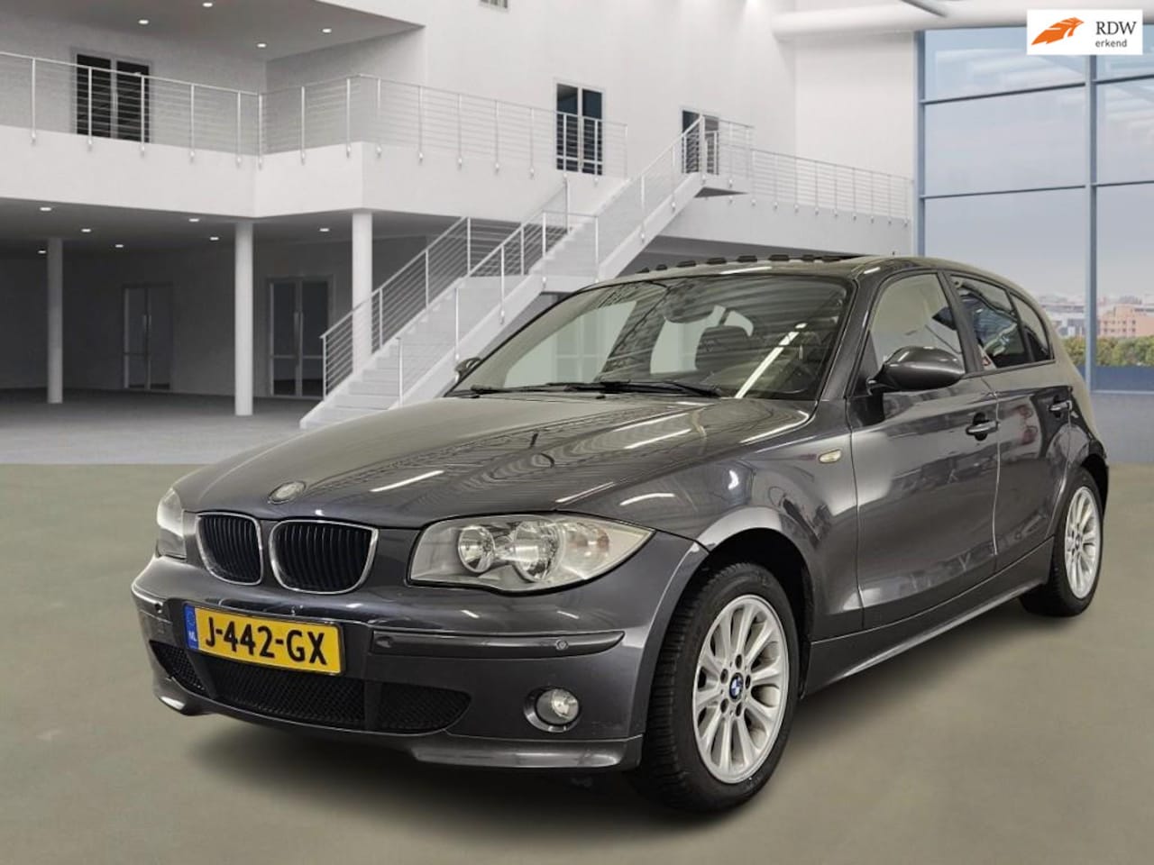 BMW 1-serie - 116i Executive|SCHUIFDAK|NAVI|STOELVERW|PSENSOR| - AutoWereld.nl