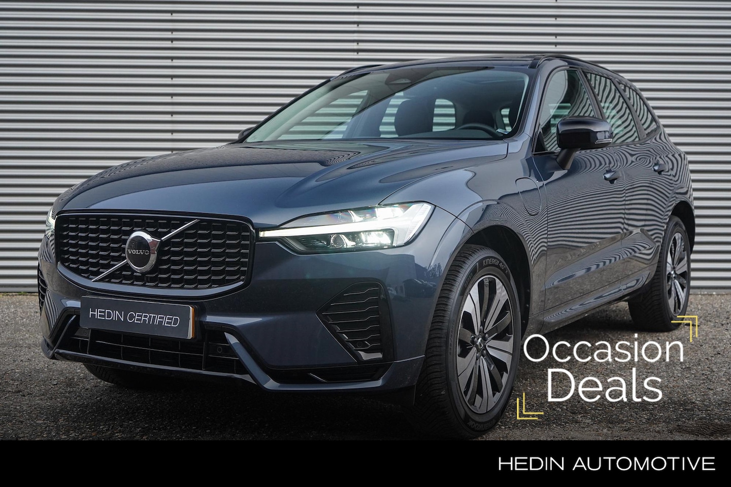 Volvo XC60 - T6 Plug-in hybrid AWD Plus Dark | Panorama dak | | Adaptive Cruise | BLIS | 360 Camera | S - AutoWereld.nl