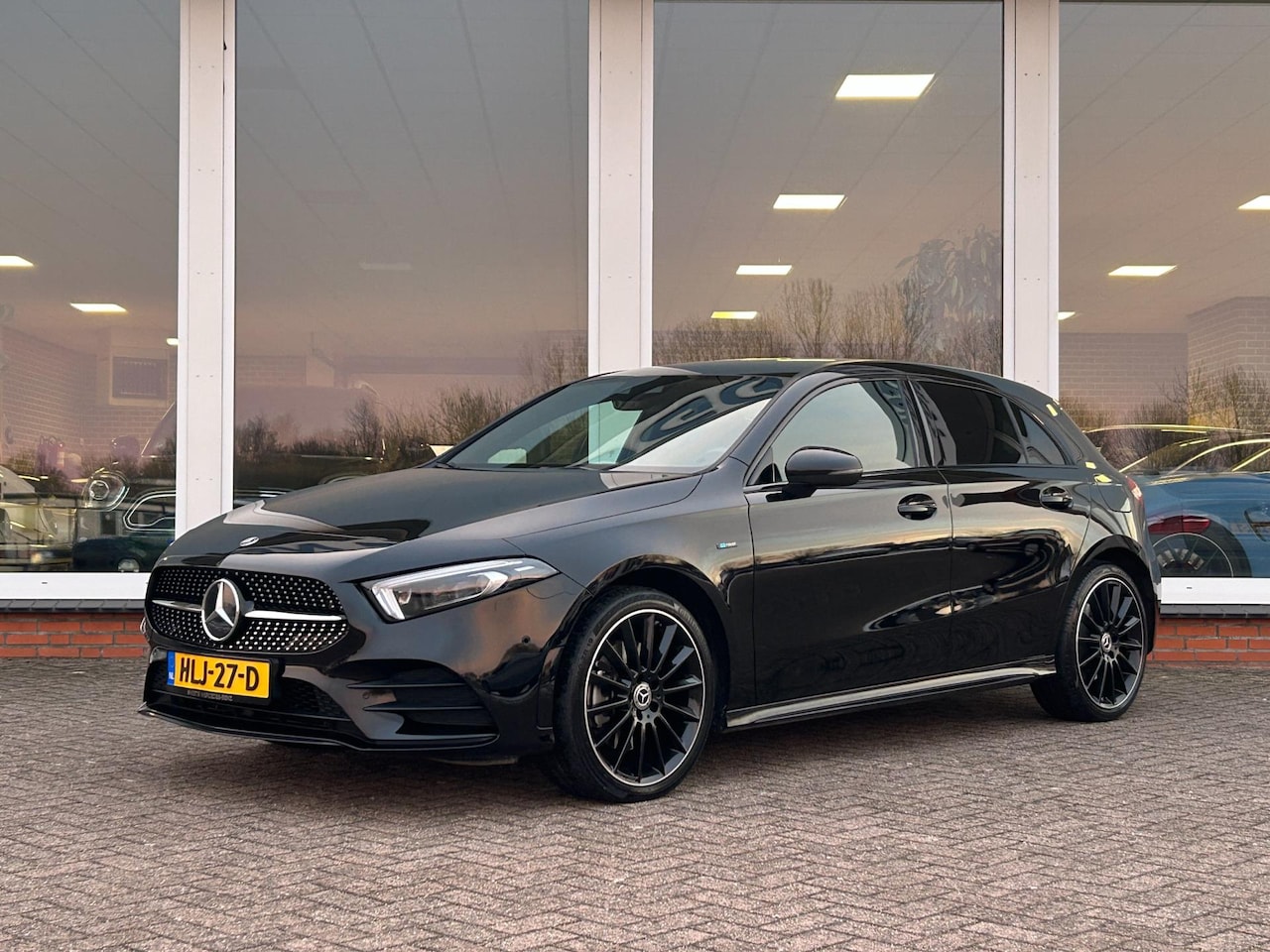 Mercedes-Benz A-klasse - 250 e AMG Line AUT. - Navi - Camera - 19 inch - AutoWereld.nl