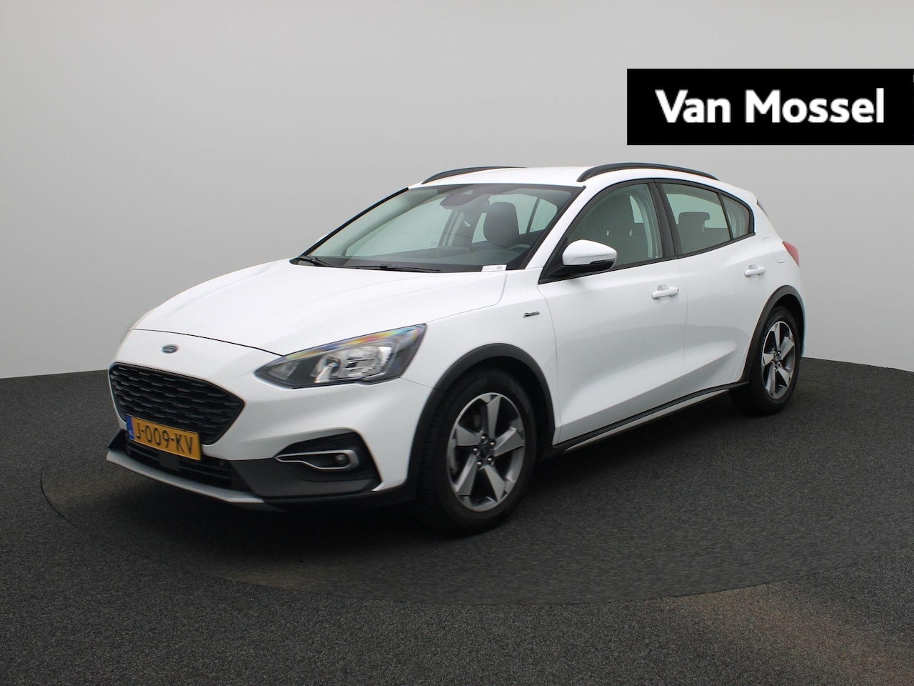 Ford Focus - 1.0 EcoBoost Hybrid Active Business Winterpack | Navigatie | Trekhaak | Camera | DAB | App - AutoWereld.nl