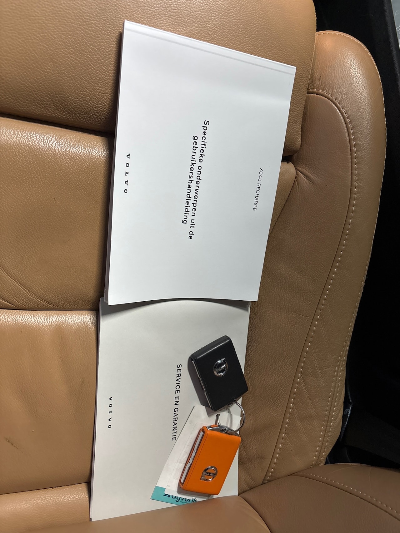 Volvo XC40 - 1.5 T5 Recharge Inscription Navi | Clima | Cruise | Leer | Trekhaak - AutoWereld.nl