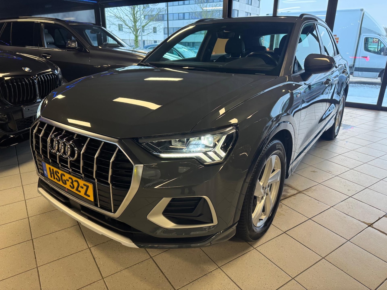Audi Q3 - 35 TFSI S Line Automaat Panorama Camera Navigatie Matrix Led - AutoWereld.nl