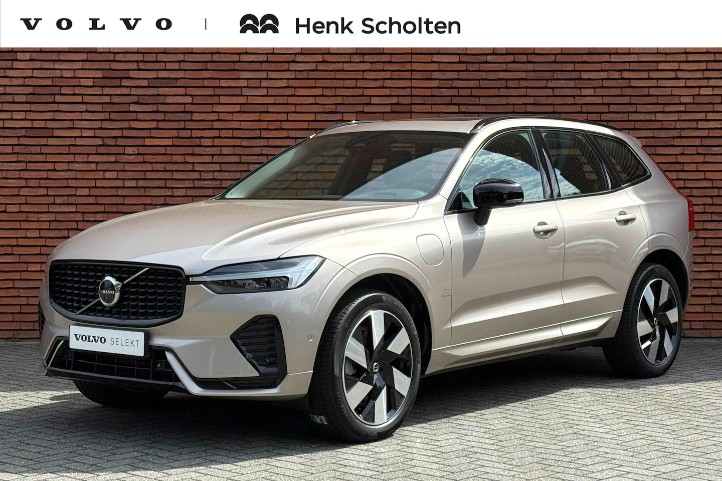 Volvo XC60 - T6 AUT AWD Plus Dark | Trekhaak Semi-Elektrisch | Panoramadak met schuif-/kantelfunctie | - AutoWereld.nl