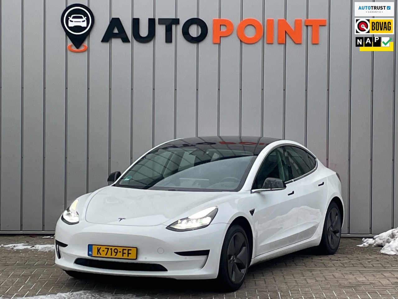Tesla Model 3 - Standard RWD Plus 60 kWh SOH91% 1E EIG DEALEROND TREKHAAK |AUTOPILOT|CAMERA|LEER|STOELVRM| - AutoWereld.nl