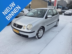 Volkswagen Polo - 1.4-16V Comfortline 5 deurs, climatronic, trekhaak, elektrische ramen, centrale vergrendel