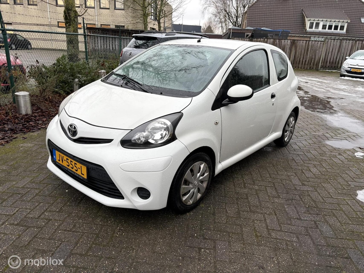 Toyota Aygo - 1.0 VVT-i Now AIRCO / 88.875 KM!! / APK 10-2026 - AutoWereld.nl