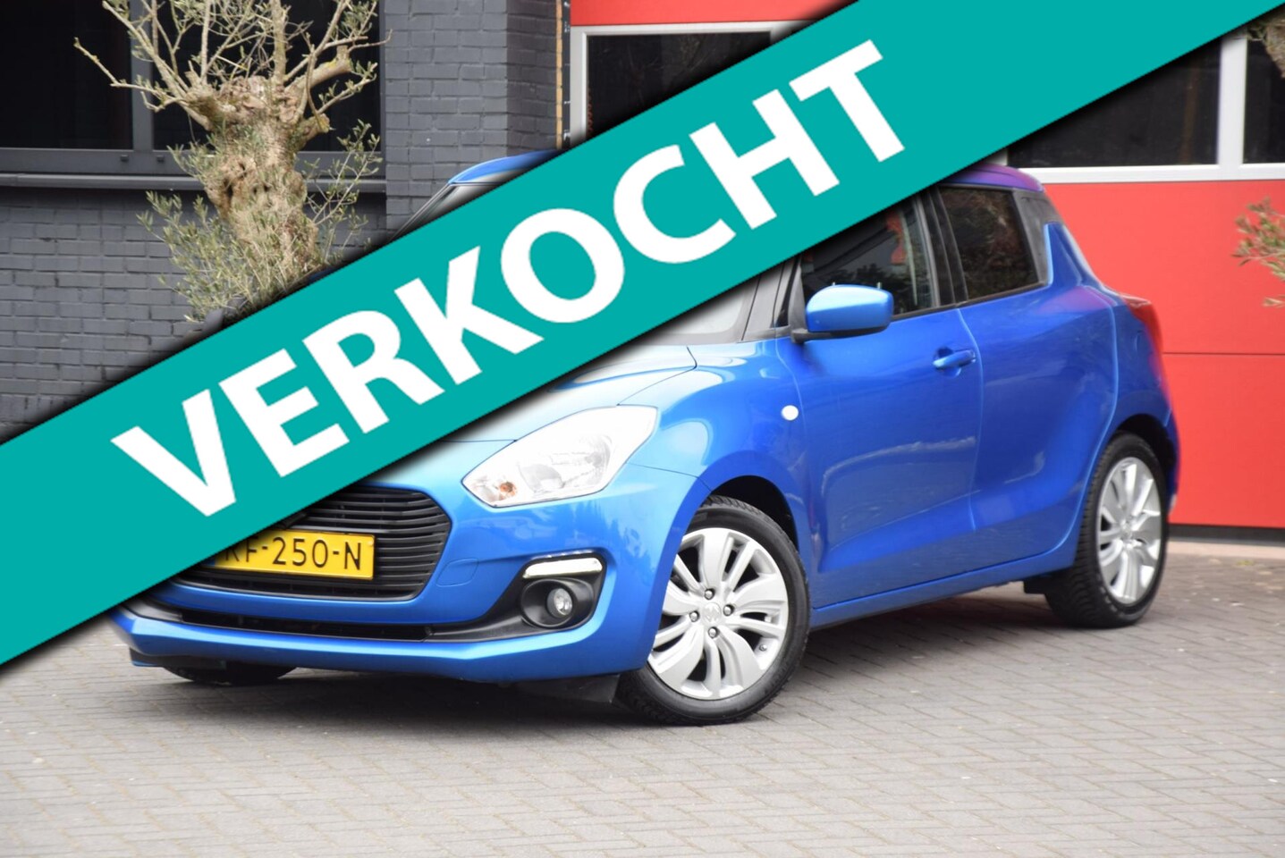 Suzuki Swift - 1.2 Select 11-2017 Navigatie Airco 5 Deurs - AutoWereld.nl
