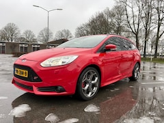 Ford Focus Wagon - 2.0 EcoBoost ST-2