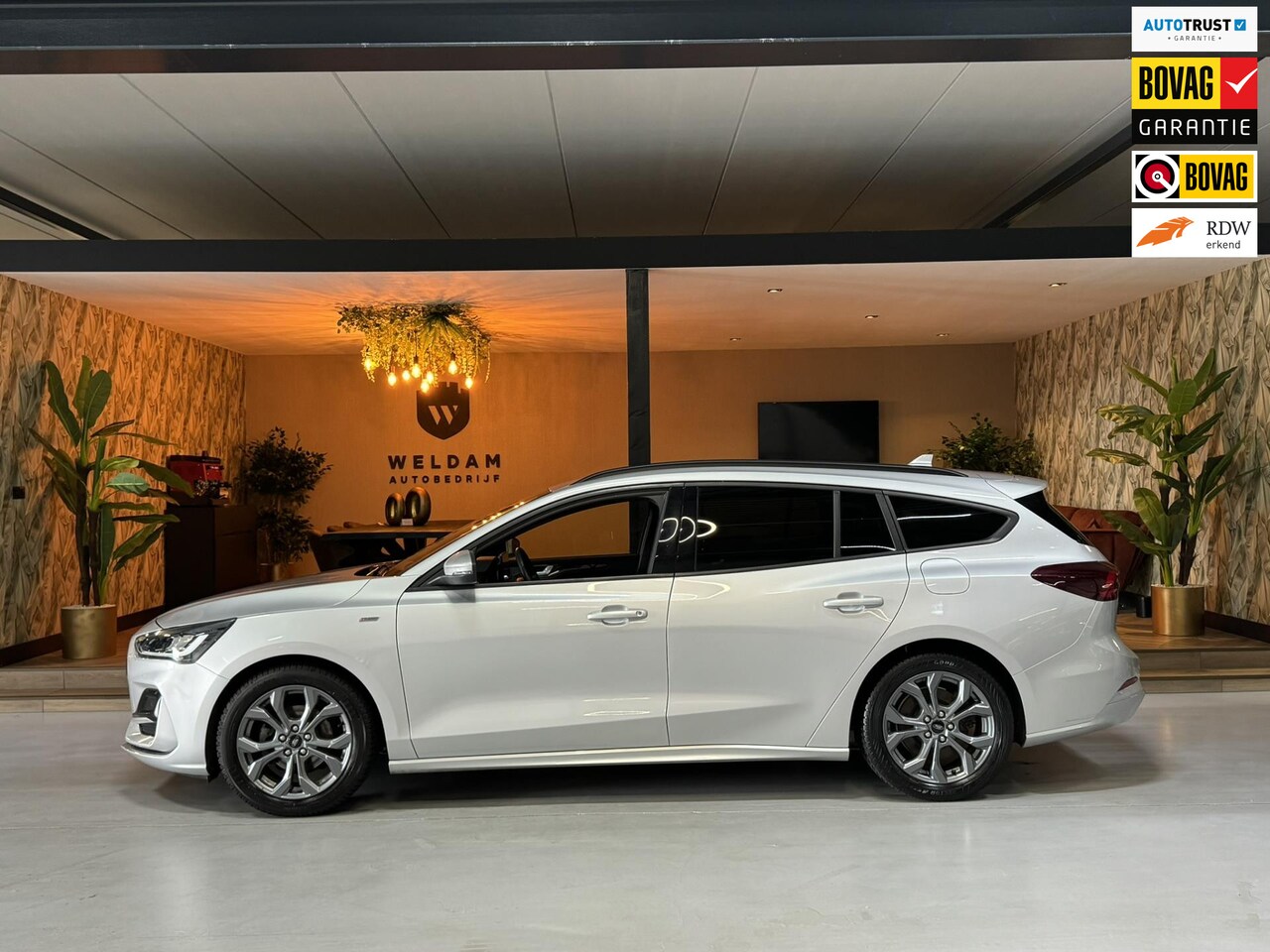 Ford Focus Wagon - 1.0 EcoBoost Hybrid ST Line Garantie StuurVW StoelVW Carplay Keyless Clima Led Navi Rijkla - AutoWereld.nl