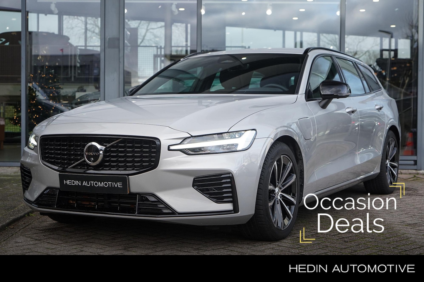 Volvo V60 - 2.0 T6 Plug-in hybrid AWD Plus Dark | Google on Board | Internet | DAB+| Adaptieve Cruise - AutoWereld.nl