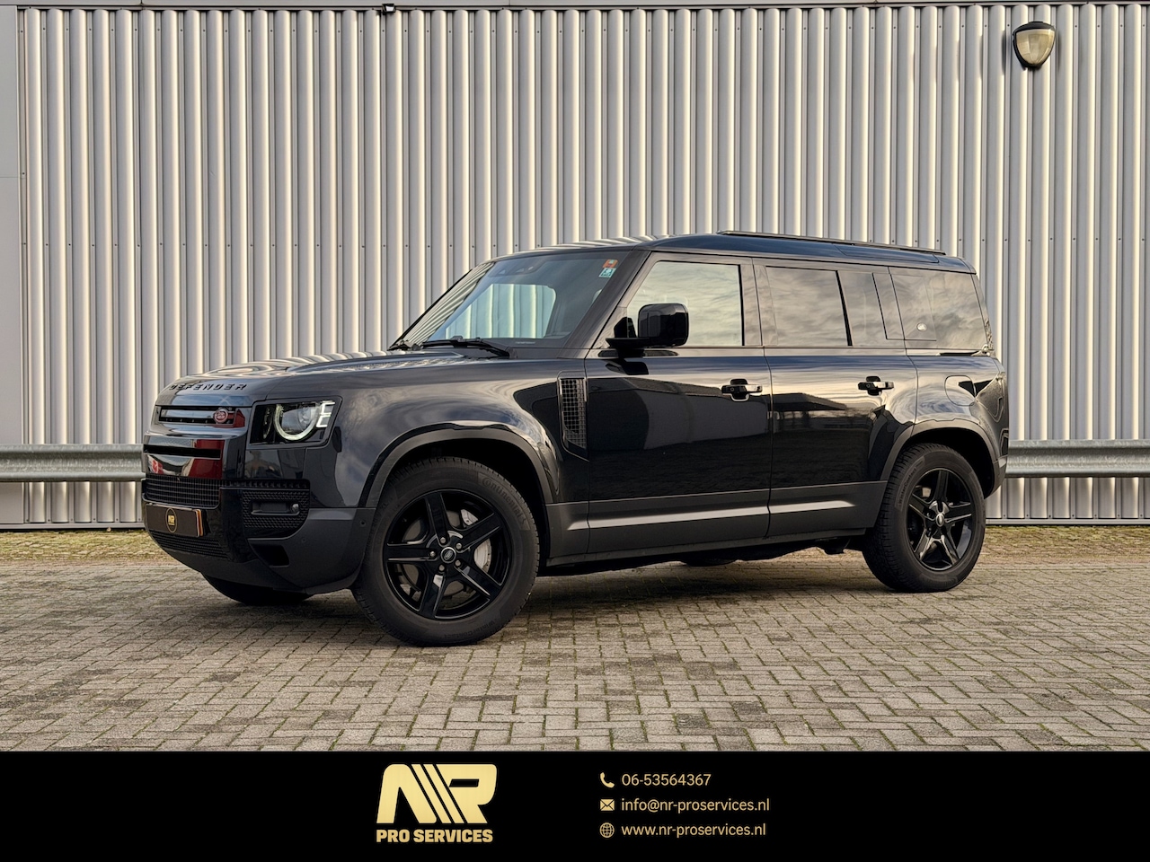 Land Rover Defender 110 - 2.0 P400e 110 SE Black Pack | Bumpers in kleur | 22" ook beschikbaar! - AutoWereld.nl