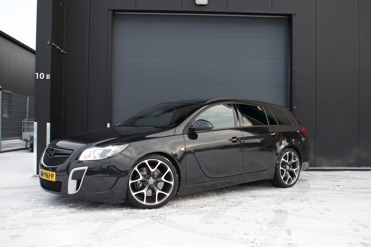 Opel Insignia Sports Tourer - 2.8 T OPC 4x4 2.8 T OPC 4x4 - AutoWereld.nl