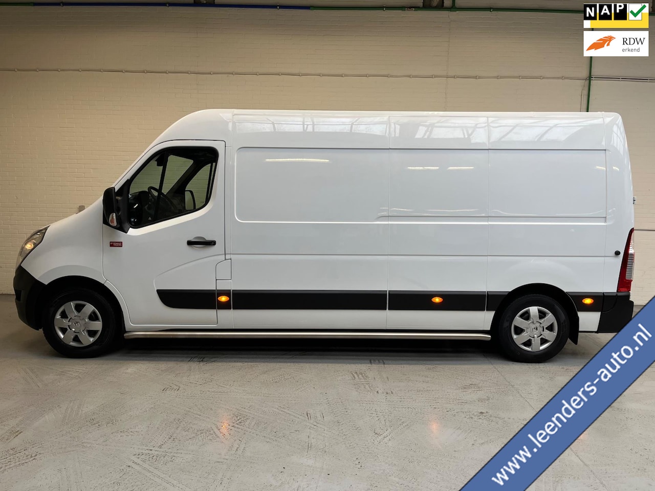 Renault Master - T35 2.3 dCi 170PK euro6 L3H2 3Persoons Airco, Navigatie, Omvormer V230, Luchtvering, Trekh - AutoWereld.nl