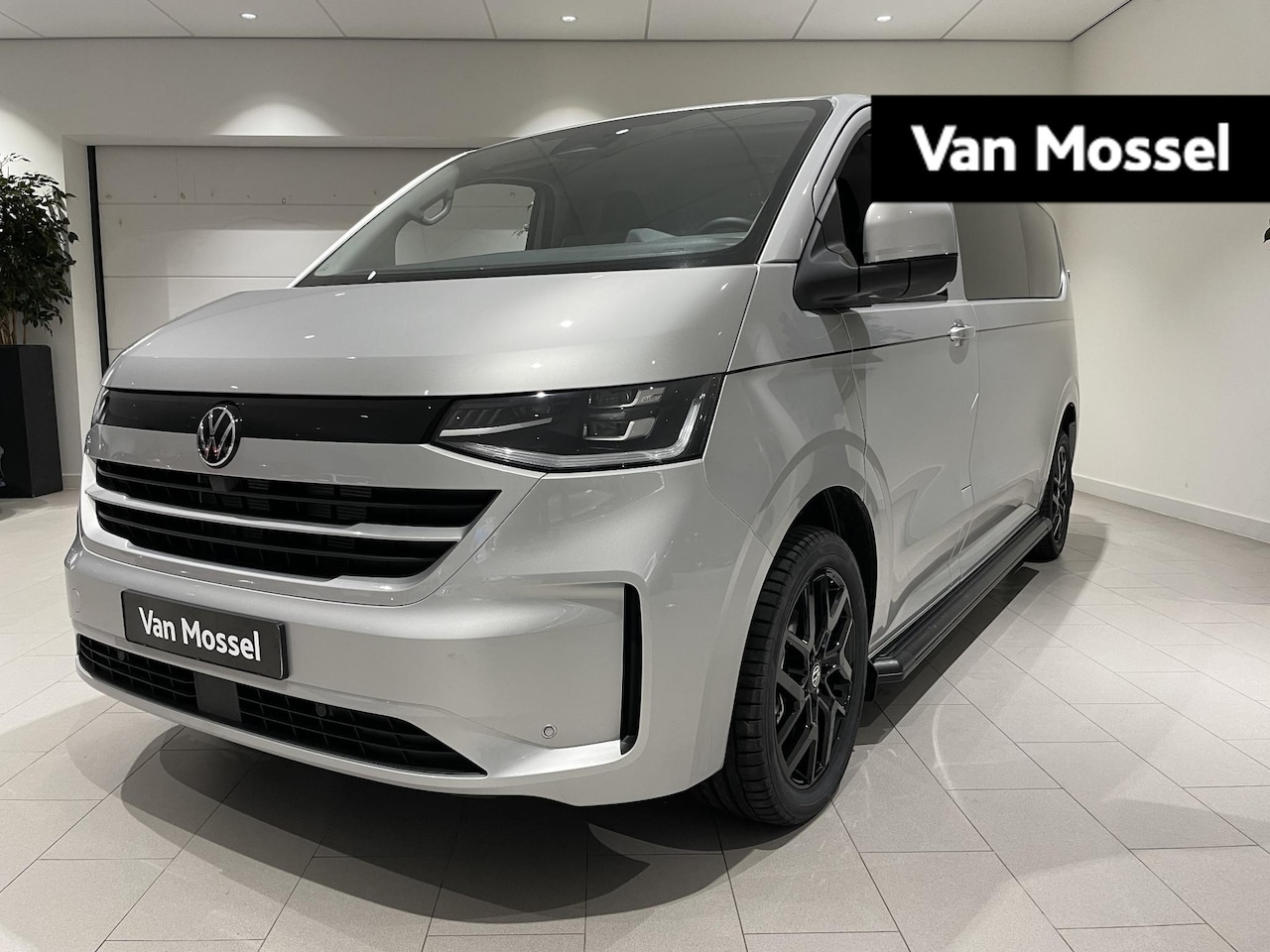 Volkswagen Transporter - 2.0 TDI L2H1 30 Bulli 170 PK | Automaat | Dodehoeksensoren | Voorruitverwarming | Apple Ca - AutoWereld.nl
