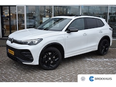 Volkswagen Tiguan - 1.5 eHybrid 272PK R-Line Business | PANORAMADAK | TREKHAAK | LEDER | 20 INCH | MASSAGESTOE