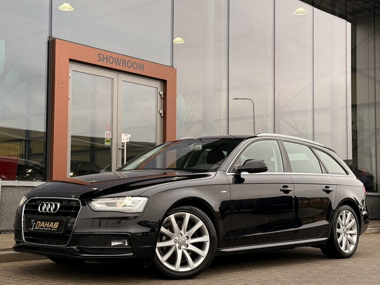Audi A4 Avant - 1.8 TFSI Pro Line S-Line | Stoelverwarming | V + A Parkeersensoren | Bluetooth | Navigatie - AutoWereld.nl