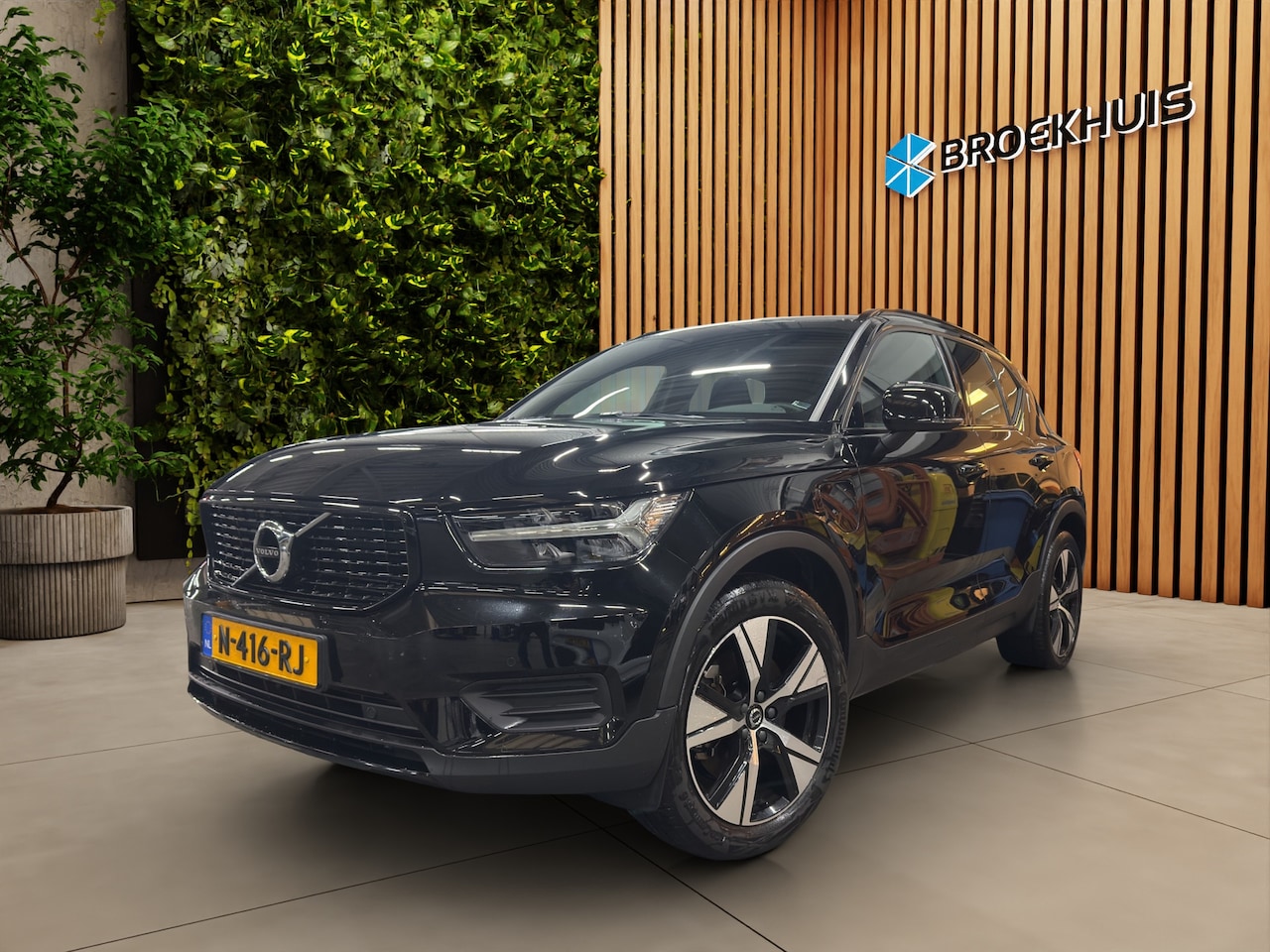 Volvo XC40 - 1.5 T4 Recharge R-Design Trekhaak Adaptieve Cruise R-design Alcantara Stuur/stoelverwarmin - AutoWereld.nl