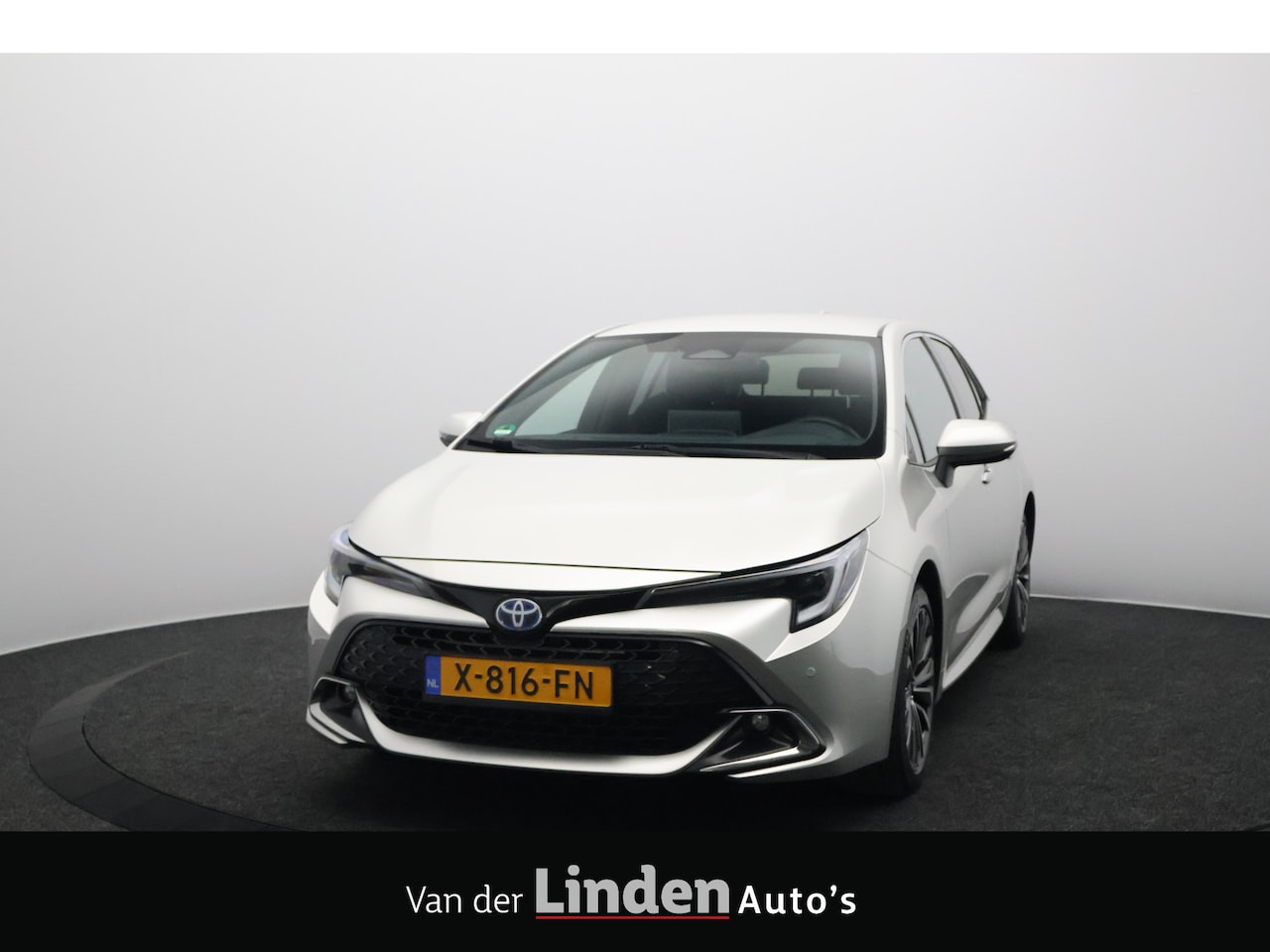 Toyota Corolla - Hybrid 140 Business Plus | Trekhaak | Fietsendrager | Adaptieve Cruise Control | Camera - AutoWereld.nl