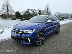 Volkswagen T-Roc - 2.0 TSI 4Motion R / Akra / Pano / Carplay