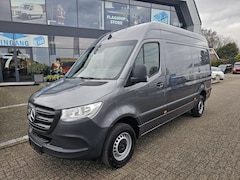 Mercedes-Benz Sprinter - 317 CDI L2-H2 * 3, 5t trekgewicht * Camera * Trekhaak * Opstap * MBUX