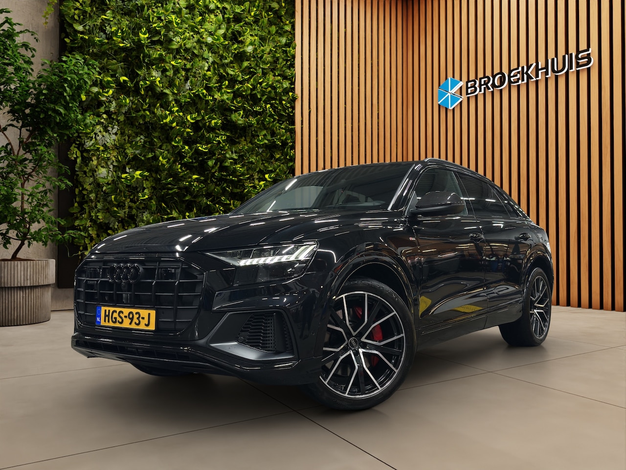 Audi Q8 - 55 TFSI e quattro Pro Line Luchtvering Softclose Dodehoekdetectie 22''' - AutoWereld.nl