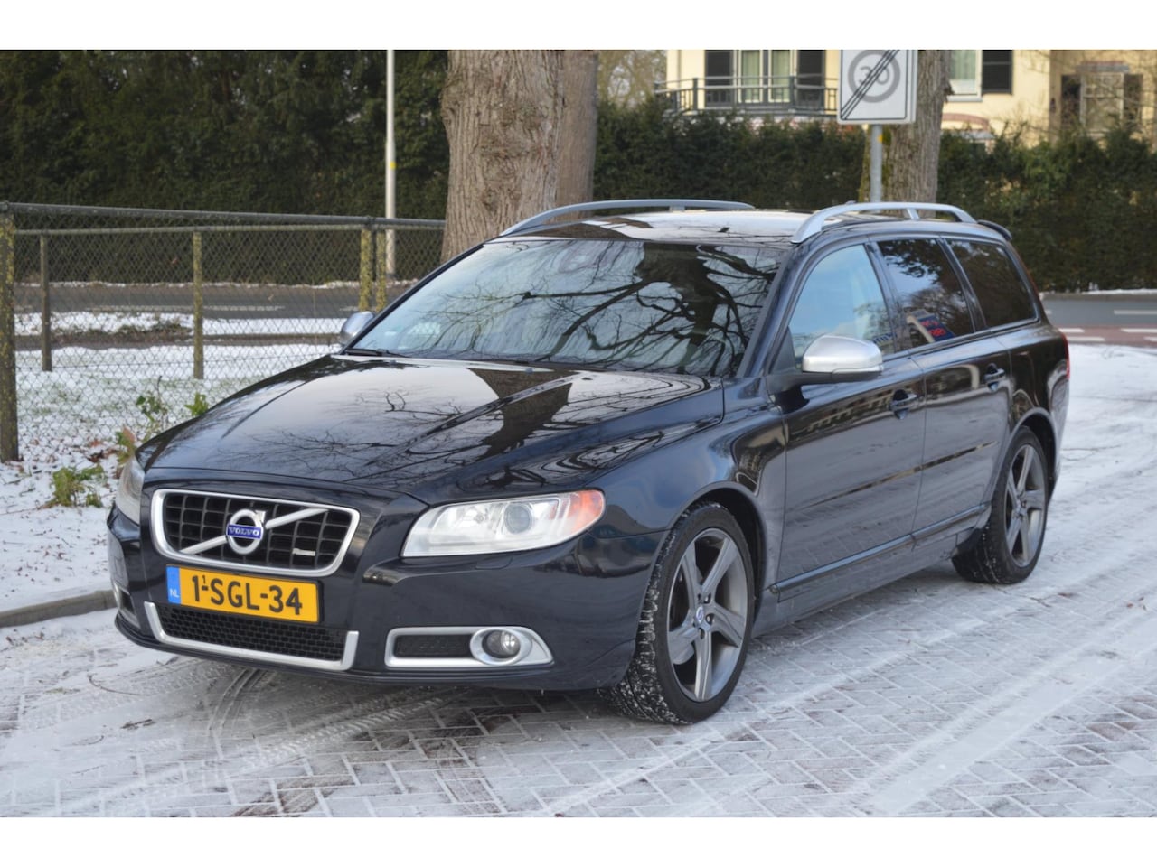 Volvo V70 - 1.6 T4 R-Edition Dealer onderhouden/leer/navi/afn-haak - AutoWereld.nl