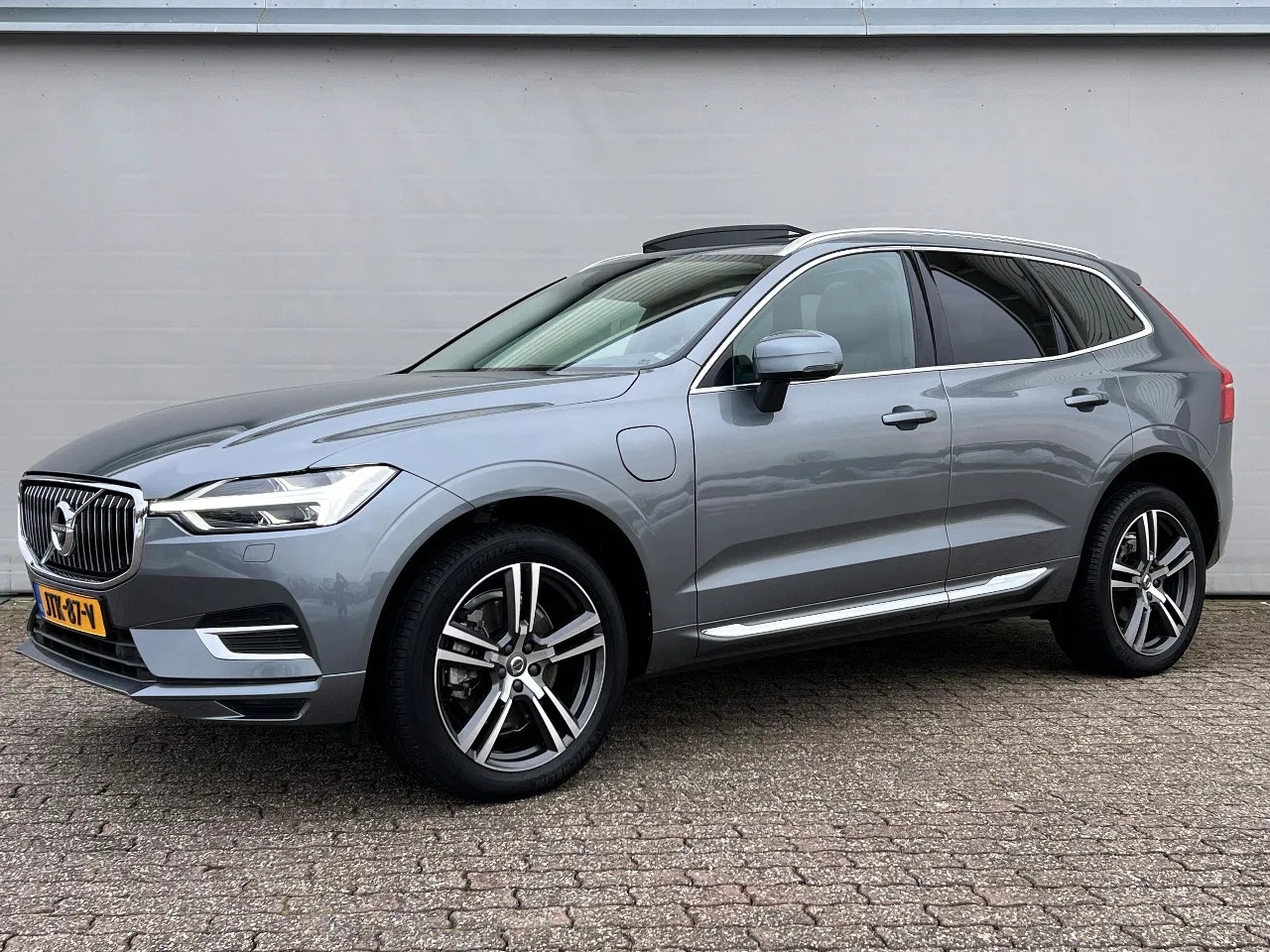 Volvo XC60 - T8 Recharge 392 PK AWD | Inscription | Luchtvering | SOH 95,6% | VOL OPTIES!! - AutoWereld.nl
