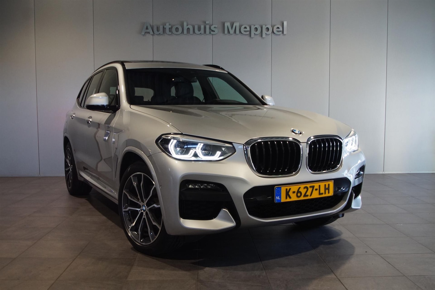 BMW X3 - xDrive20i M-Sport/// | Adaptieve LED | Trekhaak | Panoramadak | HiFi | Shadow line | - AutoWereld.nl