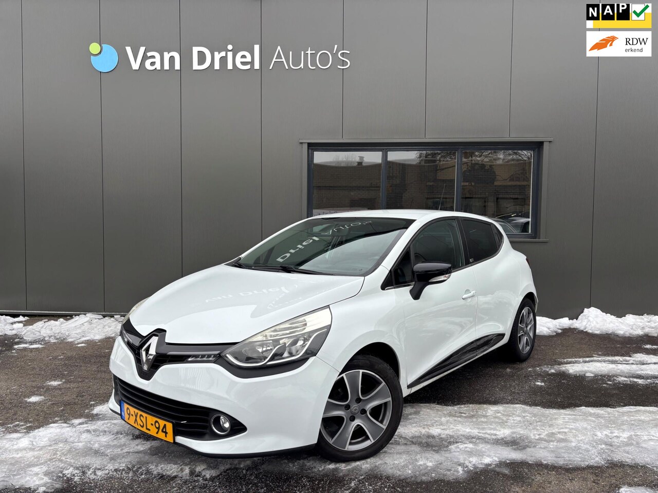 Renault Clio - TCe 90 Night&Day / R-Link Navigatie / Parkeersensoren achter! - AutoWereld.nl