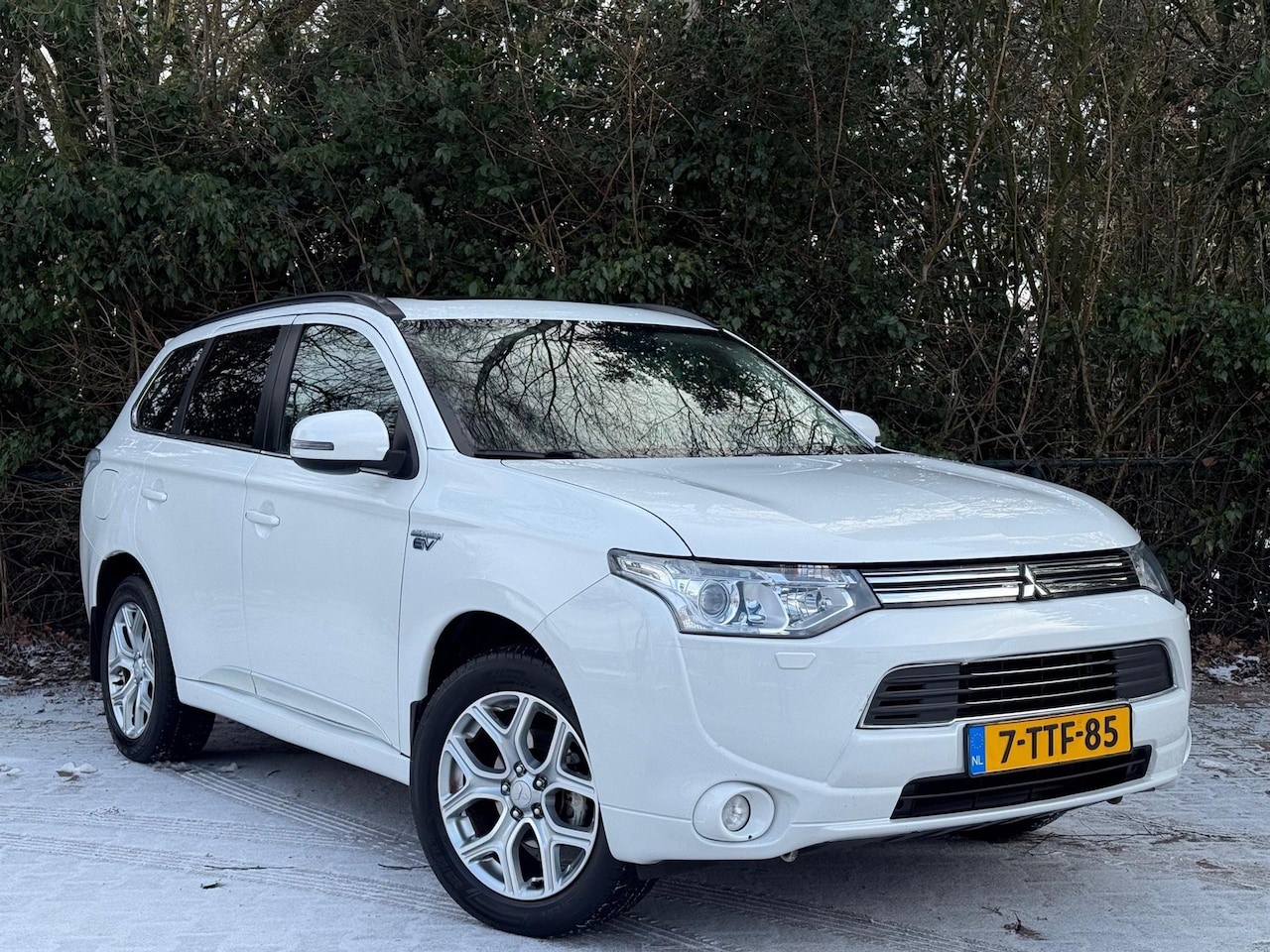 Mitsubishi Outlander - 2.0 PHEV Instyle+/AIRCO/LEER/DAB/ACRUISE/THAAK - AutoWereld.nl