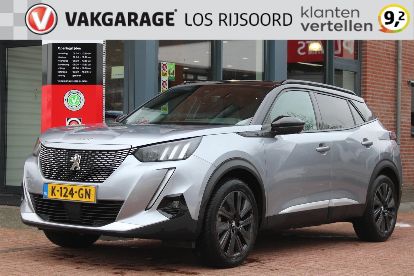 Peugeot e-2008 - EV 50kWh *GT* | 3-Fase | Schuifdak | Camera | Carplay | Stoelverwarming | Adaptive Cruise - AutoWereld.nl