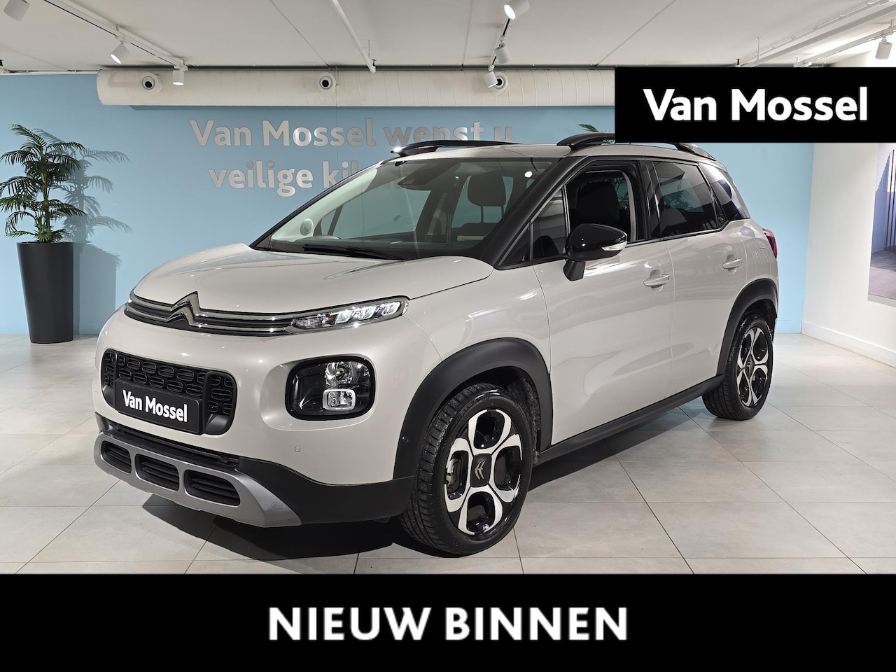 Citroën C3 Aircross - 1.2 PureTech S&S Shine 110PK | TREKHAAK | SENSOREN RONDOM | UNIEKE KILOMETERSTAND - AutoWereld.nl