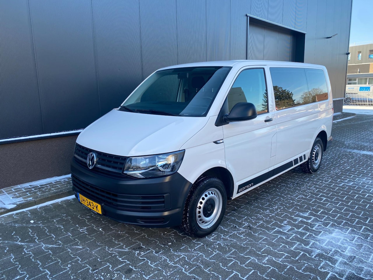 Volkswagen Transporter Kombi - 2.0 TDI L1H1 9 PERSOONS MET AIRCO - AutoWereld.nl