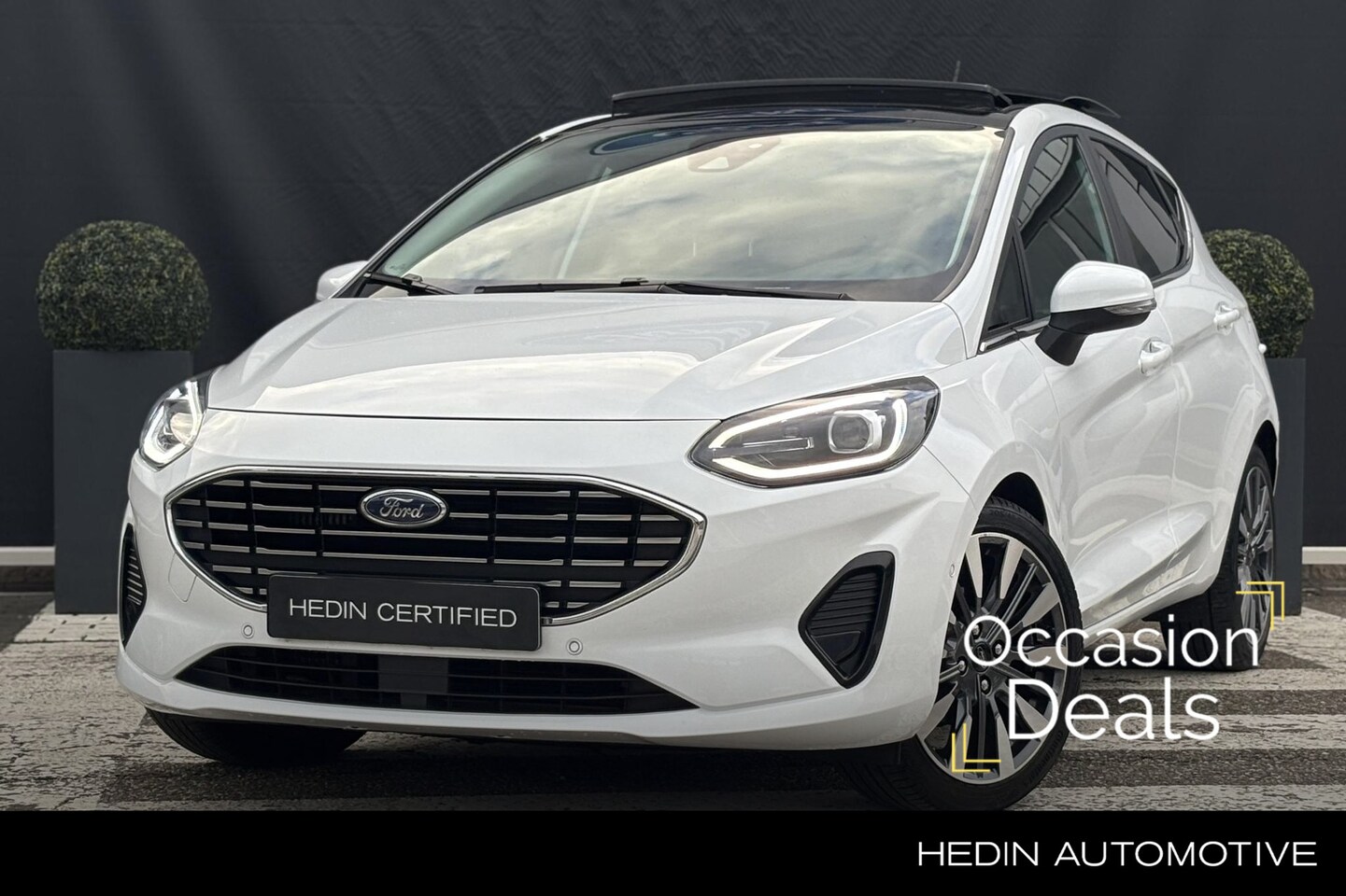 Ford Fiesta - 1.0 EcoBoost Hybrid Titanium Vignale AUTOMAAT | Adap. Cruise Control | Pano | Achteruitrij - AutoWereld.nl