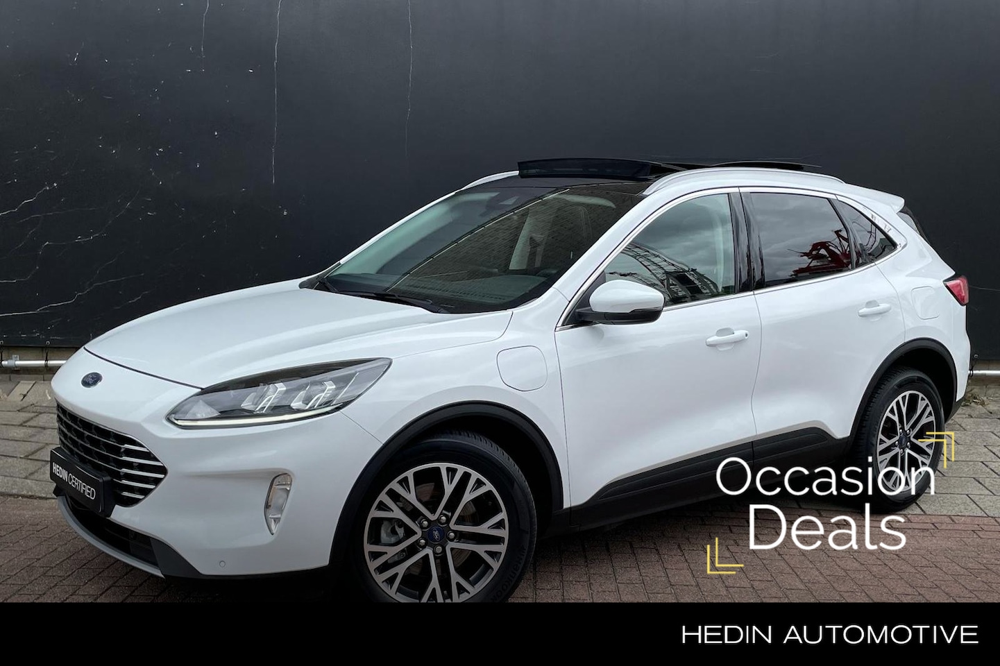 Ford Kuga - 2.5 PHEV Titanium | Trekhaak | Panorama Dak | Stoelverwarming | Draadloze Telefoonlader | - AutoWereld.nl