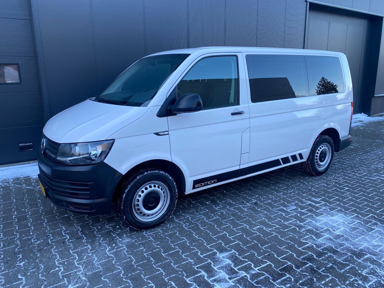 Volkswagen Transporter Kombi - 2.0 TDI L1H1 9 PERSOONS MET AIRCO - AutoWereld.nl