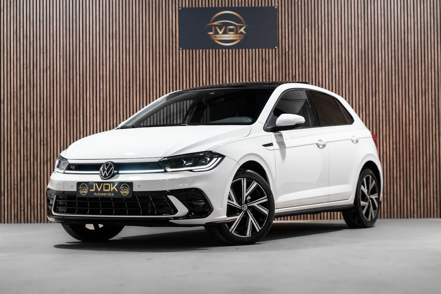 Volkswagen Polo - 1.0 TSI R-Line PANO DSG IQ CAMERA - AutoWereld.nl