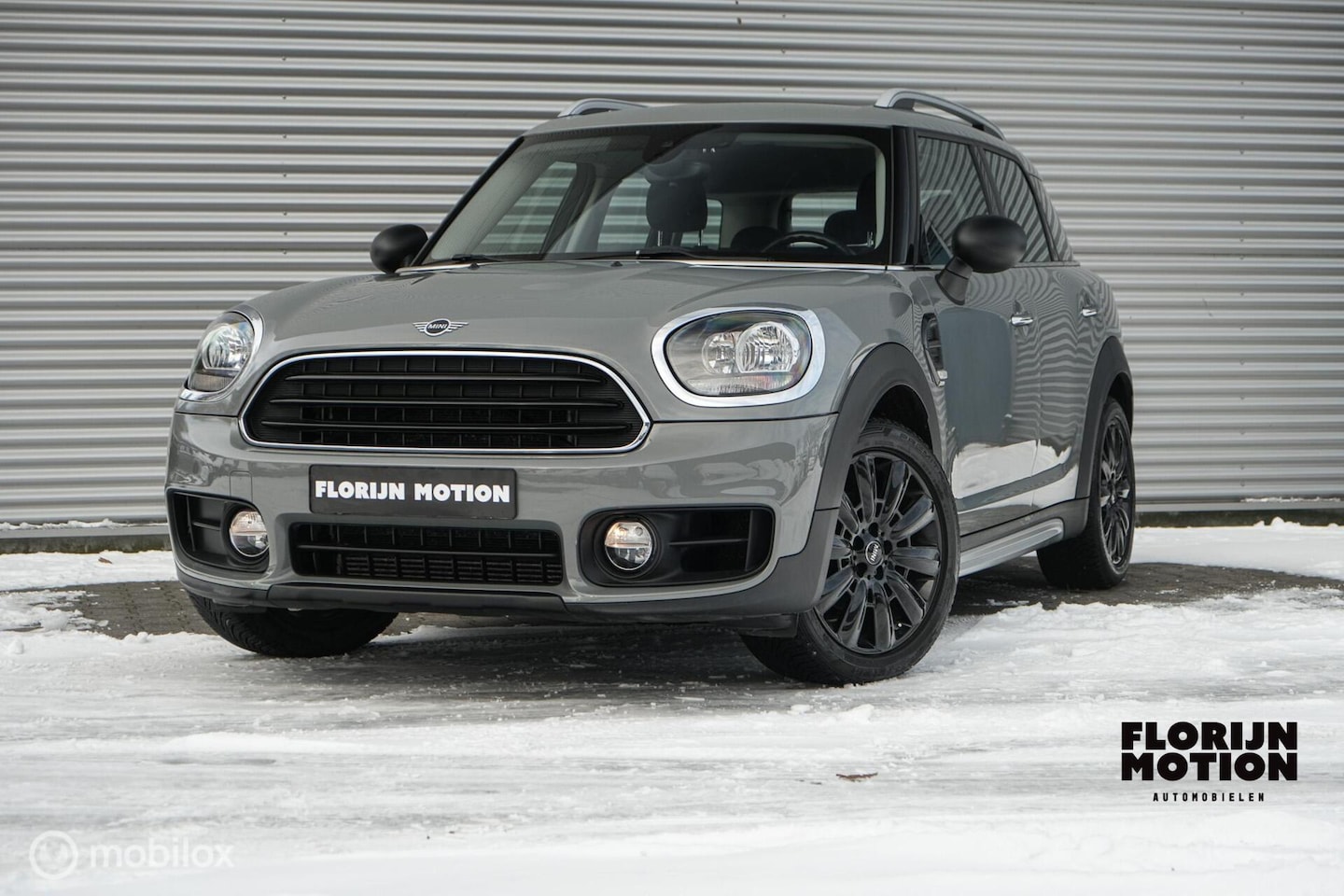 MINI Countryman - 1.5 One Dutch Made Edition | Manual | All season | 18 Inch | Lage KM | Moonwalk grey - AutoWereld.nl