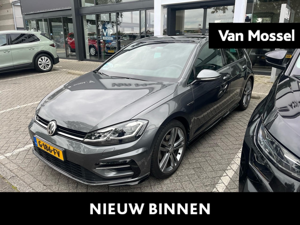 Volkswagen Golf - 1.5 TSI R-Line | 150 PK | Automaat | Panorama Dak | Leder | Camera | Carplay / Android Aut - AutoWereld.nl