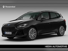 BMW 2-serie Active Tourer - 225e xDrive M-Sport | Trekhaak | Harman Kardon | Glazen Panoramadak | Camera | Head Up Dis