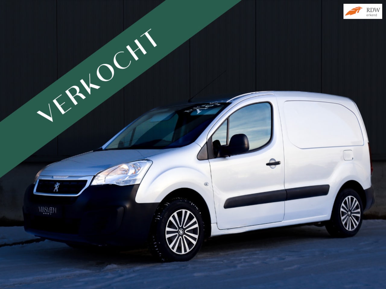 Peugeot Partner - 120 1.6 BlueHDi met BANKJE! BTW'er 2e eigenaar! - AutoWereld.nl