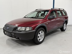 Volvo XC70 - 2.5 T Comfort Line AUTOMAAT / LEER