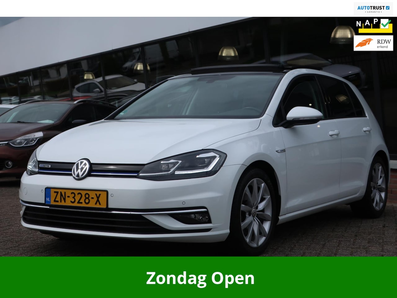 Volkswagen Golf - 1.5 TSI Highline 7.5 2e EIG_LED_PANO_GR-NAVI_PDC V+A_CAM. - AutoWereld.nl